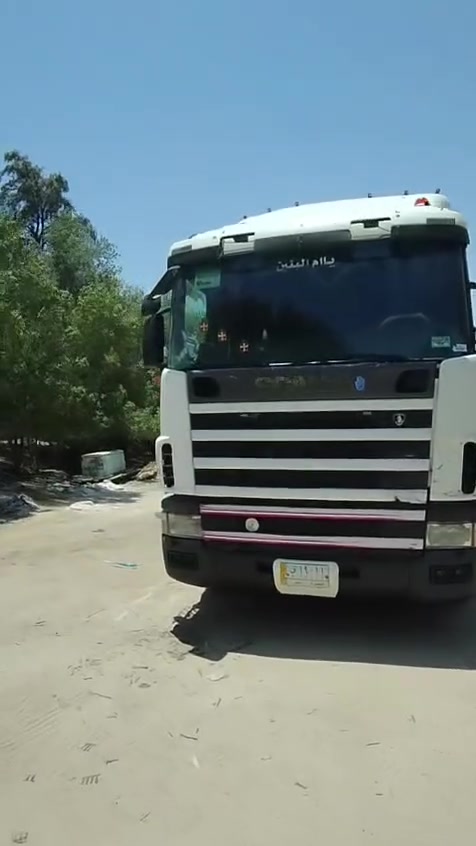 السلام عليكم سكانيا موديل 2000  بم ونوزل زوج باتريات جدد راديتر جديد بصره بسمنه  سنويته ل 28 تنتهي مكينه تبخر كير اكسن شاصي  مكفوله قماره لاضربه ولا صبغ تخم تاير جديد فقط بس زوج بل الاكسن نص عمر  عربانه شاصيه مكفول دنكير علاك ***********
