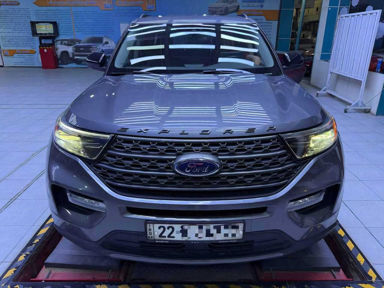 🔥السعر المنافس🔥
🔥فورد إكسبلورر XLT 2022🔥 

اذا جنت تدور على سيارة نظيفة وبسعر مناسب وموديل حديث فهاي السيارة الك.
------------------------------------

📌 تفاصيل السيارة

فورد إكسبلورر XLT — موديل 2022
FORD EXPLORER XLT 2022

✔ الايرباكات كلها سليمة 100% (على وضع الشركة)
✔ تصليح بارد خفيف فقط بباب الصندوق — بدون أي صبغ

الفئة: XLT
اللون: نفطي
الموديل: 2022
المحرك: 2300cc تيربو – 4 سلندر
القوة: 300 حصان
رقم الشاصي: 1FMSK8DH7NGA18877
رقم اللوحة: شمالي
العداد: 56,347 كم (قابل للزيادة)

------------------------------------

🔧 المواصفات:

تشغيل بصمة
دخول ذكي
فور ويل درايف
تحكم ستيرن + تدفئة ستيرن
رادار جانبي
رادار أمامي وخلفي
أوتو ستارت ستوب
شاشة
كاميرا خلفية
كشنات أمامية كهربائية + تدفئة
كشنات مخمل
كشن خلفي متصل
وضعيات قيادة متعددة
سايد بريك إلكتروني
تحديد مسار
تبريد مركزي 3 قطع
أوامر صوتية
مانع تصادم (إنذار + بريك توقف طوارئ ذاتي)
كير 10 سرعات
صندوق كهربائي
لايت LED
ويل 18
مانع انزلاق
Android Auto
Auto Hold

📎 صور الحادث مرفقة مع الصور
💰 السعر: 24,000 $ قابل للتفاوض
📍 موقع السيارة: بغداد

📞 للتواصل:
واتساب – اتصال – ماسنجر
***********

#فورد
#اكسبلورر 
#XLT
#fordexplorer
#فورد_اكسبلور
