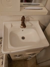 طقم مغسلة • مراية • البنوك