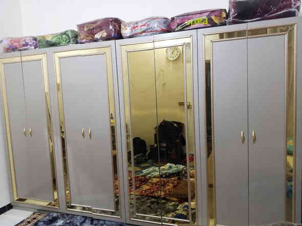 السلام عليكم غرفه اخشاب للبيع تتكون من عشر قطع المكان كربلاء شارع طارق الخيكاني استفسار على هذا الرقم ***********
