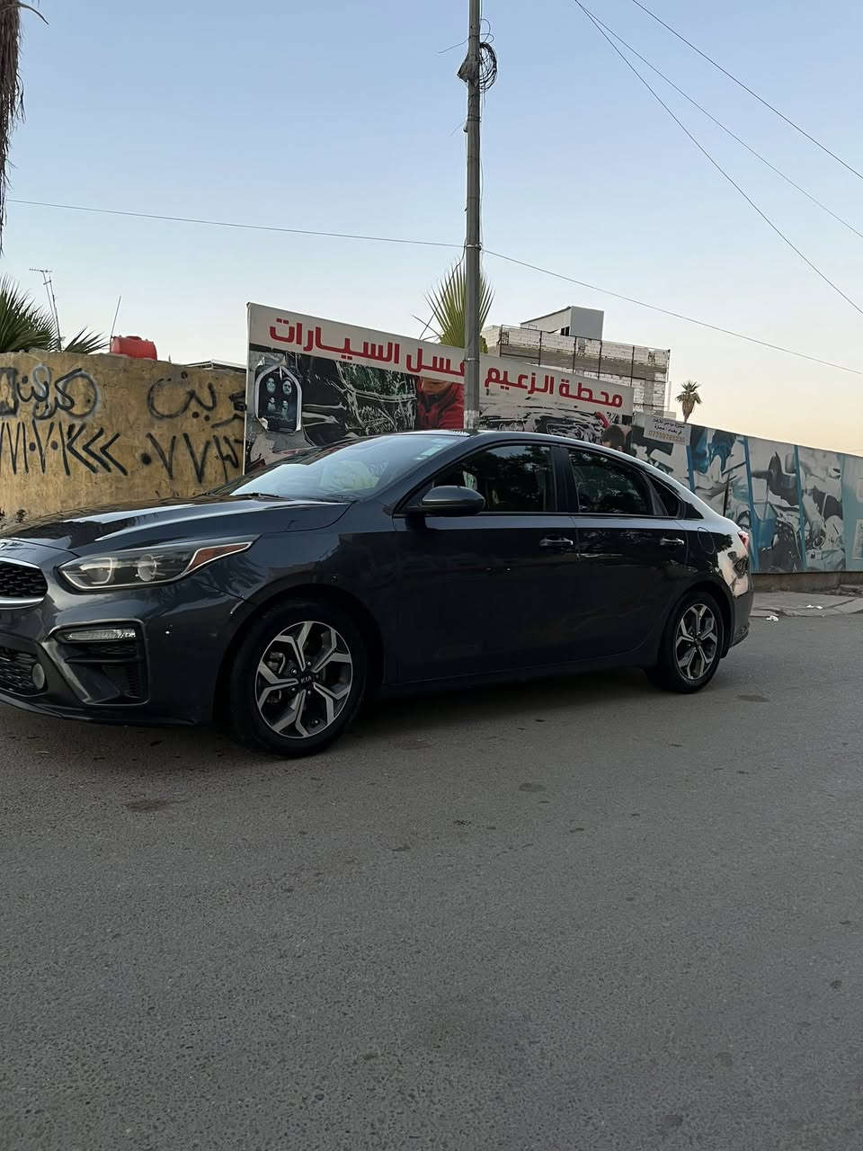 الهم صلي على محمد واله محمد سلام عليكم شباب للبيع كيا فورتي موديل 2020لون فيلي مثل ماموضح بصوره حادث السياره فقط ثلم ب الويل تقريرها سرقه بنيد جاملغ بأربيل بيها ٣ قطع صبغ طبعاً صور الحادث وصور السياره من جانت بره موجودات ب المنشور 
مواصفاتها 
_رادارات امامي جانبي 
-تحكم قياده ذاتي 
-محرك 2000 سياره 4 سلندر 
_ تدعم ابل كاربلاي 
-كامرة خلفيه وشاشه 
-ناقل حركة اوتماتيك CVT
الأداء: أنظمة قيادة متعددة (عادي، رياضي، اقتصادي)
_السياره ماشيه 74 الف 

سعر السياره 135 
مكاني بغداد كراده 
السياره بأسمي ورقمها اربيل 
رقم هاتف للتواصل : ***********
متواجد واتساب ايضاً
