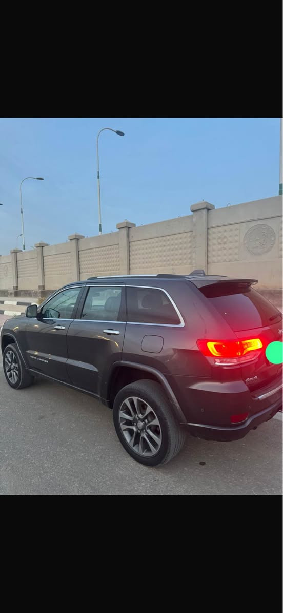 جيب أوفر لاند  Jeep Overland
الموديل 2017
رقم السيارة | كربلاء ومكانة كربلاء 🔹
 📍 السعر 170
المسافة المقطوعة (((70)))الف

⚠️ حادثها موضح بلصور 

المواصفات 🔰

‏‎ جگات تصعد وتنزل محرك 6 سلندر 3600 صالنصه عدد اثنين

‏‎فتحة بانوراما.

‏‎كشنات جلد بشعار اوفرلاند مع تدفئة وتبريد.

‏‎كشنات خلفية مع تدفئة.

‏‎كشنات أمامية بتحكم كهربائي وذاكرة.

‏‎ستيرن تدفئة وكهربائي مع شفتات.

‏‎دشبول خياطة بلادي أصلي.

‏‎جكات.

‏‎أربع وضعيات للقيادة.

‏‎نظام صرف الوقود (إيكو).

‏‎مرآة جانبية عند الرجوع للخلف مع هيتر.

‏‎لايتات لد أمامي وخلفي مع منظومة زينون بلادي.

‏‎كاميرا خلفية وحساسات أمامية وخلفية.

‏‎شاشة كبيرة.

‏‎صندوك كهربائي.

‏‎تشغيل عن بعد.

‏‎هوكات أمامي وخلفي. كربلاء, العراق


**إذا كنت صاحب هذا الإعلان وتريد حذفه لأي سبب، رجاءا أرسل رسالة إلى الدعم الفني**