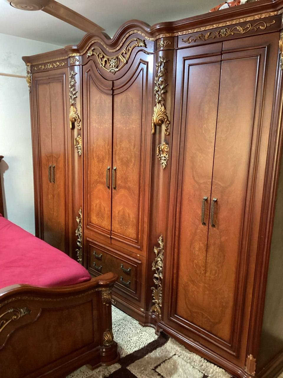 السلام عليكم غرفة نوم ماليزيا للبيع ٥٠٠ ألف للإستفسار ***********
