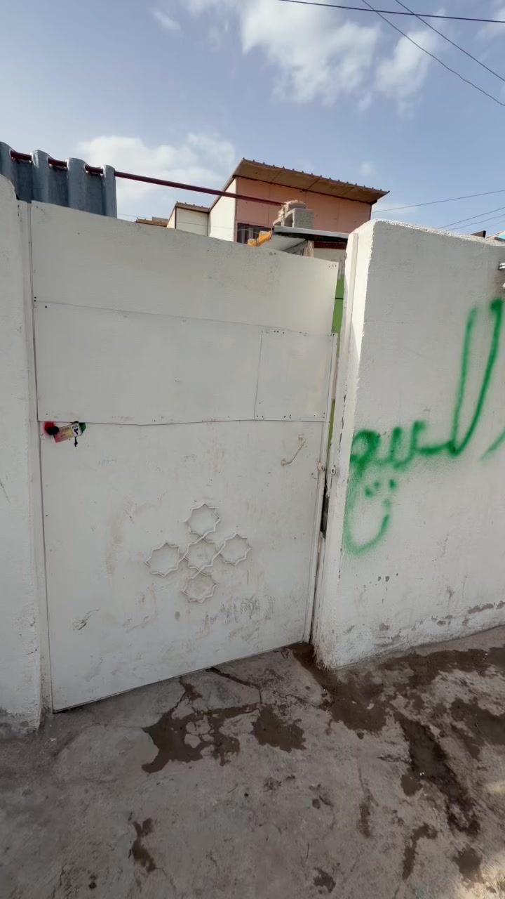 سلام عليكم بيت تجاوز ف رحمانيه قرب المدرسه المخزوميه يحتوي عل غرفه واستقبال ومطبخ وصحيات كهرباء خطين مي خطين مجاري كامل اي نقص ما بي اتصال ***********
