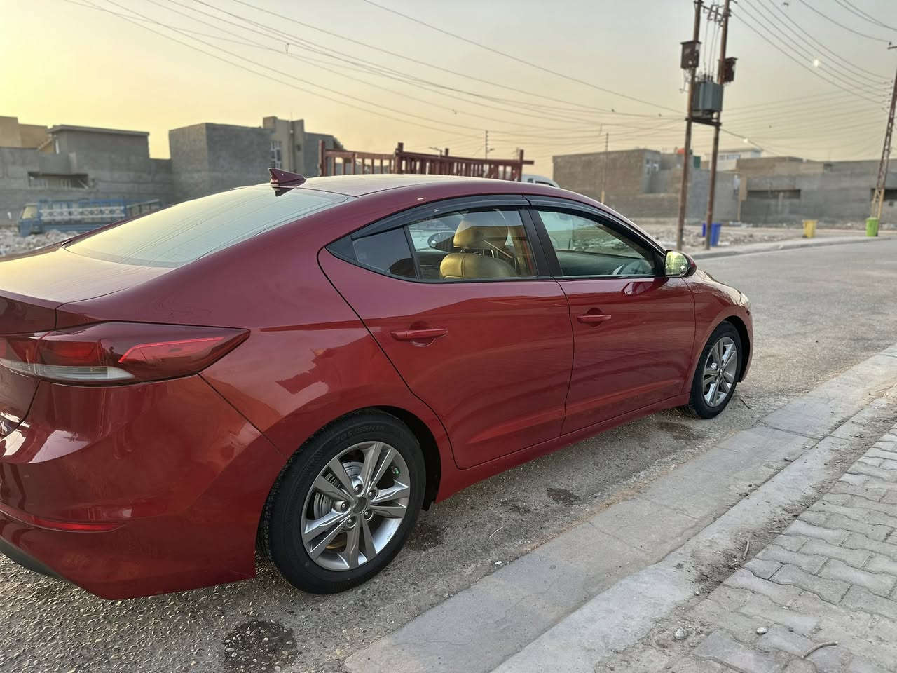 النترا 2017 امريكي ضرر جنطة فقط مبدل اصلي 
داخل بيجي ماشية 74 ميل سيارة جديدة كلش السعر 130 
هاتف /*********** واتساب
