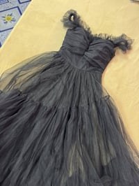 فساتين • قياس ٣٨ • بغداد الحرية