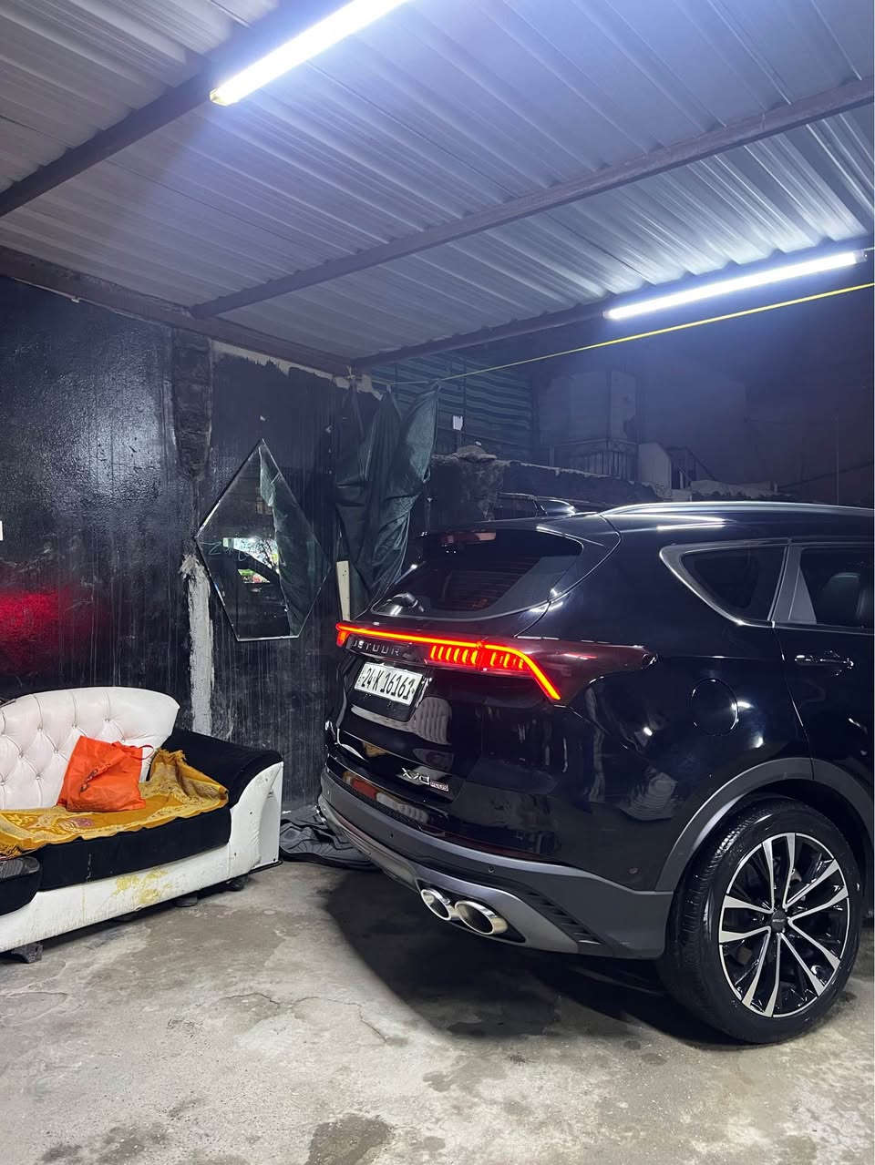 للبيع...
جيتور X70 Plus 
موديل 2024
محرك 16 Turbo
رقم دهوك جديد تحويل مباشر 
ماشي٫65km
ضمان شركة هارلم
فول مواصفات
السعر 158 ورقه
🔻 المواصفات :
🔹 ثلاث أنظمة قيادة ( ايكو و نورمال و سبورت )
🔹 اللون ابيض لؤلؤي
🔹 7 راكب
🔹 ويل قياس 20 أنج
🔹 بانوراما
🔹 كاميرا محيطية 360 درجة
🔹 فول سستم ايرباك
🔹 ثلاجة
🔹 شاشة التحكم 12.35 أنچ
🔹 شاشة القيادة 10.1 أنچ
🔹 شاشة لمس للتحكم بالمكيف
🔹 تحذير مغادرة المسار
🔹 رادار مانع تصادم أمامي
🔹 نقطة عمياء
🔹 مقصورة الركاب من الجلد
🔹 مقعد السائق كهربائي
🔹 بلوتوث
🔹 نظام المساعدة على النزول من المنحدرات
🔹 المرايا الجانبية قابلة للطي كهربائيا
🔹 صندوق كهربائي
🔹 حساسات أمامية و خلفية
🔹 محدد سرعة
🔹 مرايا بخاصية التعتيم الذاتي
🔹 دخول وتشغيل ذكي (بصمة)
🔹 عتبات الأبواب مضيئة
🔹 انارة محيطية
🔹 انارة ترحيبية
🔹 هاند بريك كهربائي و اوتو هولد
🔹 مدخل USB
🔹 مؤشر لضغط الاطارات
🔹 كار بيت
مكان السيارة  زاخو
موبايل *********** زاخو, دهوك
