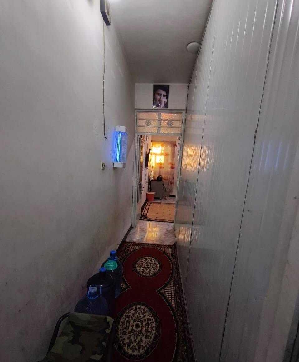 بيت للبيع مساحه 100 متر
بغداد الحميديه شارع الطاقه مدرسة المزايا قرب صيدليه القريه ثالث فرع عن صيدليه القريه.الطابق الأول مسلح 
غرفه+صاله+استقبال+صحيات خارجيه+منور
الطابق الثاني.صاله مسلح+غرفتين اعكاده.الصطح شتايكر 
***********
