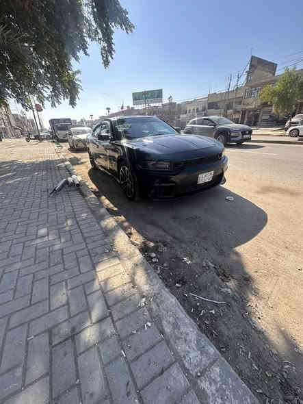 السلام عليكم 
دوج جارجر 2015 وارد كندي بدون يرباك 
بدون حادث لون اسود 
بيه ٣ قطع اثر شخط 
بل عراق بدون معجون 
بس صبغ
السياره مكفول من اليرباك ومن الدواخل 
مواصفات sxt
مكينه ٦ سلندر 360 مكفول
كير ٨ نمر مكفول 
عليه كت srt دعاميه ودوسات
ويل عشرين رياضي
شاشه جبيره 
بصمه 
حساسات خلفيه
تحكم ستيرن
كشن كهرباء
سياره استخدام شخصي 
السعر 170 او بيه مجال للشراي 
مكانه الدوره شارع ٦٠ غير متواجد على الفيس 
***********
