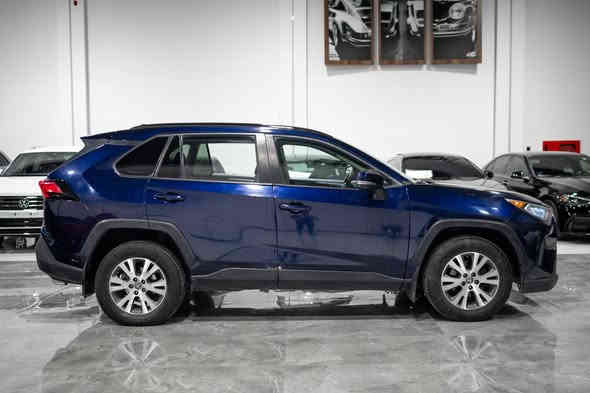 کوردی /عربی 
*********
دروستكراوي : Toyota
مۆدێل : RAV4  XLE
ساڵ :2019
بزوێنەر : V4 
بگۆری بزوێنەر : automatic 
سوتەمەنی : بنزین 
دۆخ : بەکارهاتوو
ماوەی ڕۆشتوو:80 mile 
نرخ :  19200$
تابلو ئوتومبێل : اربیل 
***********
النوع: Toyota 
المودیل :  RAV4 
سنة: 2019
المحرك : V4 
ناقل الحركة: automatic
نوع الوقود : بنزين 
الحالة: المستخدم 
عدد اميال :80 mile 
السعر:  19200$
رقم السیارە:اربیل  
**********
0751 2004 377
0750 397 7815
عنوان : اربيل ترافك لايت مخمور قريب من معمل بيبسي أربيل

