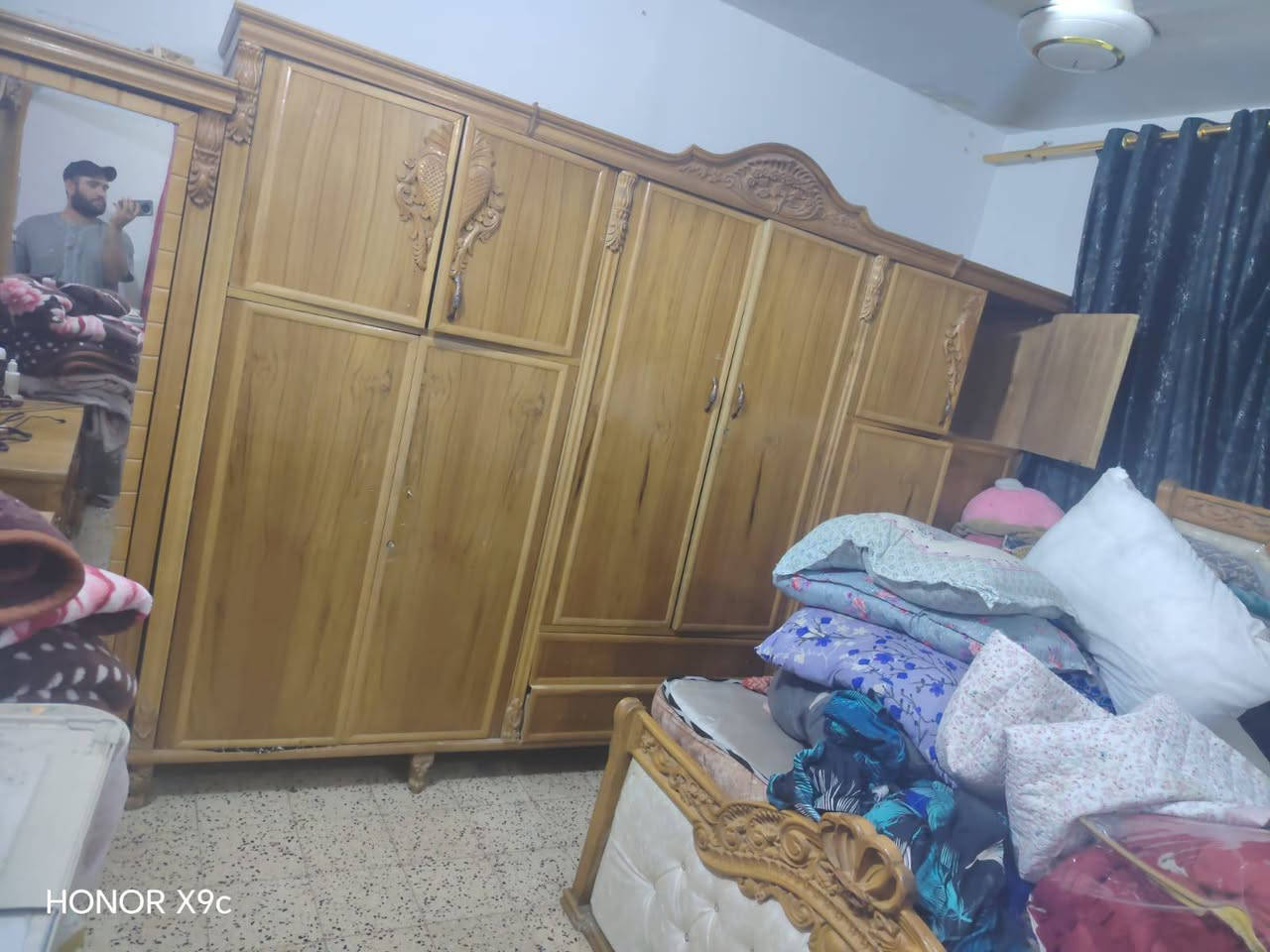 غرفة اخت الجديدة للبيع للتواصل على هذا الرقم وبي وتساب ***********
