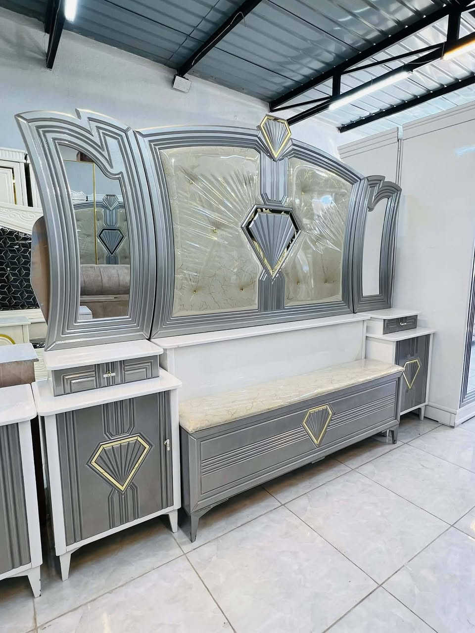 غرفه جديد تفصال عراقي 🇮🇶
لون مميز وانيق جدا متانه عاليا 
تصميم تركي  صبغ حراري
داخل وخارج صاج
ضهر جرجوبه ضمان بيه الغرفه 

سعر مليونين و250
نقل وشد داخل بغداد مجاني محافضات بكروه


**إذا كنت صاحب هذا الإعلان وتريد حذفه لأي سبب، رجاءا أرسل رسالة إلى الدعم الفني**