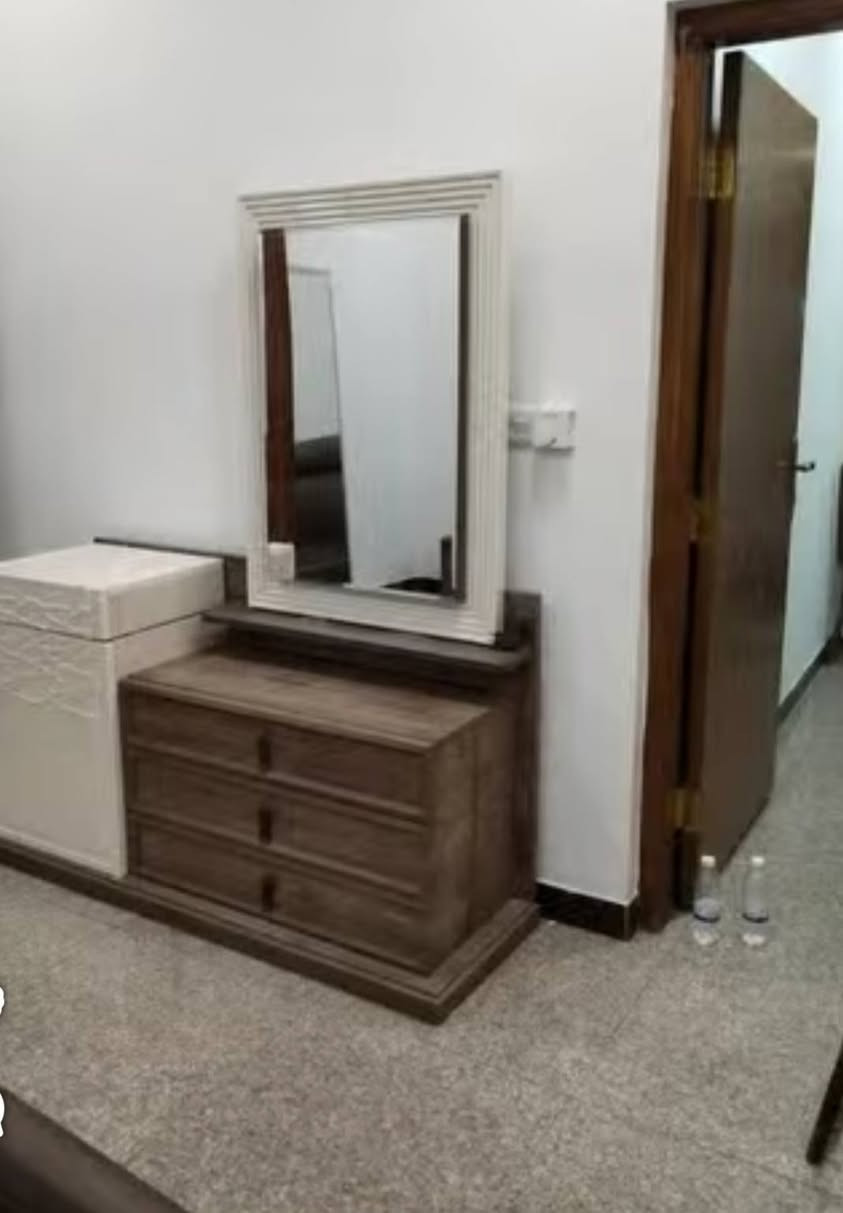 #للنقل الاثاث المنزلي 🚚داخل اربيل
مختص لفتح وشد جميع انواع الغرف
مختص لفتح الثريات وكاونترات    *********** واتساب
مختص لتنظيف البيوت والشقق
