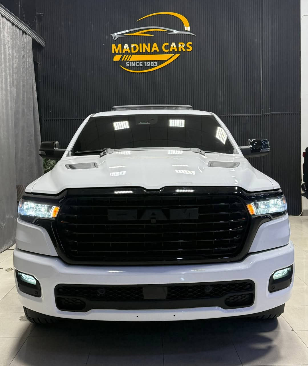 Dodge Ram
2025 Laramie Sport
V6 - 3.0T - 4x4

بسمە و شغال
شاشە تیسلا
5 کامیرە
لایت لید
کوشینات جلد و کهرابایی
کوشینات حار و بارد
سوکان هیتر
گیج الکترونی 
٣ شاشات
بانورامە
مرایە کهرابایی
دوسات کهرابایی
رادار
ئوتو ستوب
باب طویل
بودی قصیر
دبل اکسل

2.000 mile
1 قطعە صبغ
سعر 440 ورقە

معرض ( مەدینە ) اربیل شارع ١٠٠م
***********
***********
