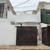 بيت 120 متر في الطائي حي الجهاد طابق ونص غرفتين وحمامين واستقبال وهول ...