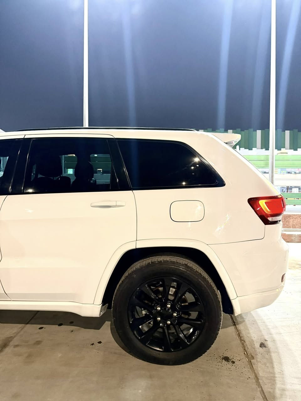 السلام عليكم 
جيب جديده جدا موديل 2022 بلاك توب 1/1 كفاله من الصبغ بدون ايرباك بدون صبغ حادث بسيط جدا ماشيه ٥٤ مابيها نقص برغي رقم اربيل بسمي شخصياً مكاني بغداد البلديات ***********
