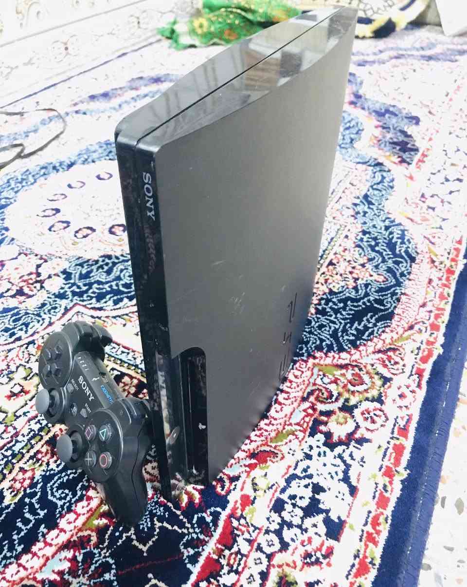 متوفر ps3 slim
نظافته كدامكم مهكر وبيه ثمان ألعاب
مع ملحقاته
مع جوستك عدد واحد
ألعابه:
Gta5
Ninja3
Rio
Blur
Mincraft 
Blood drive
Call if duty black ops يحتاجلها تحديث من تفتحها تطلع شاشة سوداء 
Mortal compat كذلك طالبة تحديث
بغداد كمالية سعره ١١٠ بيه مجال بسيط


**إذا كنت صاحب هذا الإعلان وتريد حذفه لأي سبب، رجاءا أرسل رسالة إلى الدعم الفني**