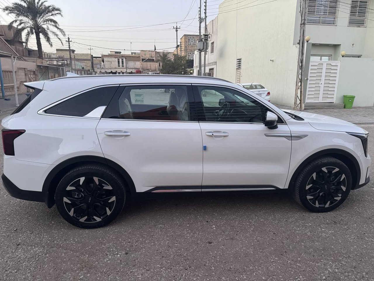 السلام عليكم سورنتو 2024 للبيع فول مواصفات عدا البانوراما ماشية 19الف ويل حجم 20 ، داتا شو كراسي كهرباء كير ماوس حساسات كاميرة خلفية رقم بغداد الدولي بيها تبديل باب خلفي جهة السائق (باب اصلي مال شركة مطابق 100‎%‎) وبارد في الجاملغ في نفس الجهة مقدار شبر السعر 298 وبيها مجال مكاني نجف حي الزهراء للتواصل ***********
