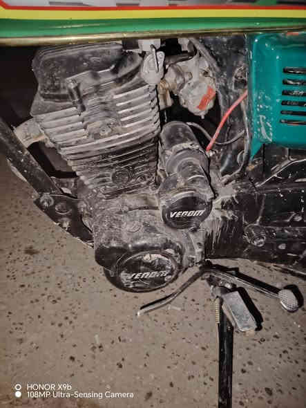 سلام عليكم دراجه يراني 5كير دراجه كلشي مابيهه تفحص وتاخذ مكاني بغداد عبيدي سعر 400وبيهه مجال حك جيه 
رقمي *********** مستعجل عله بيعتهه
