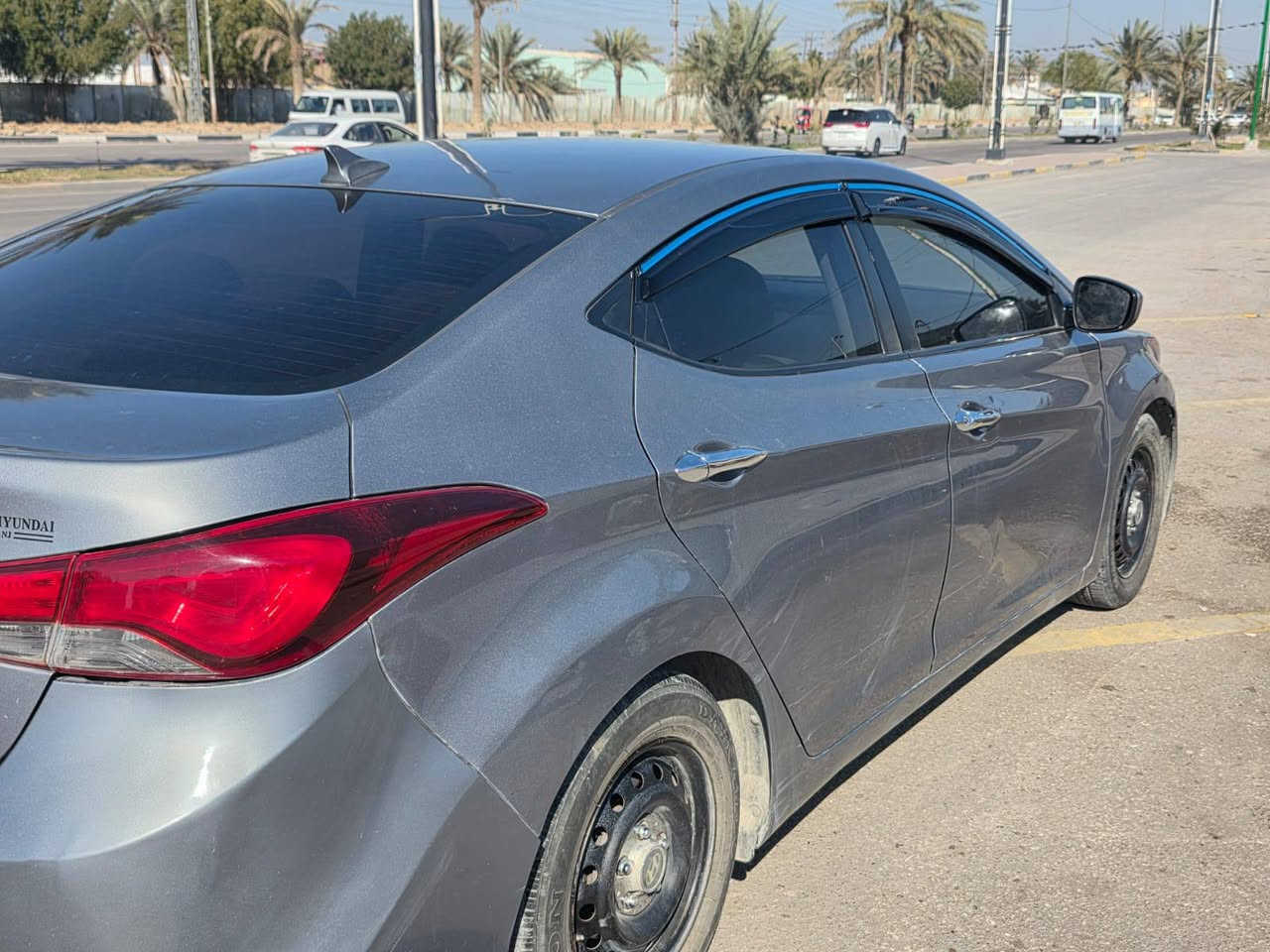 النترا 2015 . رقم اربيل بأسمي تحويل مباشر او وكاله مباشر
حجم المحرك 2000 
الضرر جاملغ مع بنيد والباقي كفاله عامه ليبل واحد السياره 
گير محرك حداديه تبريد سياره جاهزه من كلشي تخم تاير جديد 

السعر : 113 وبيها مجال     
العنوان : كربلاء 
الهاتف : ***********
