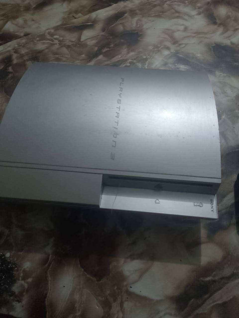 بلي ثري لبييع كامل وشرط الشغل وجاهز السعر 60وبيه مجال قليل العنوان الزبير سوق هرج ‏‪***********‬‏
