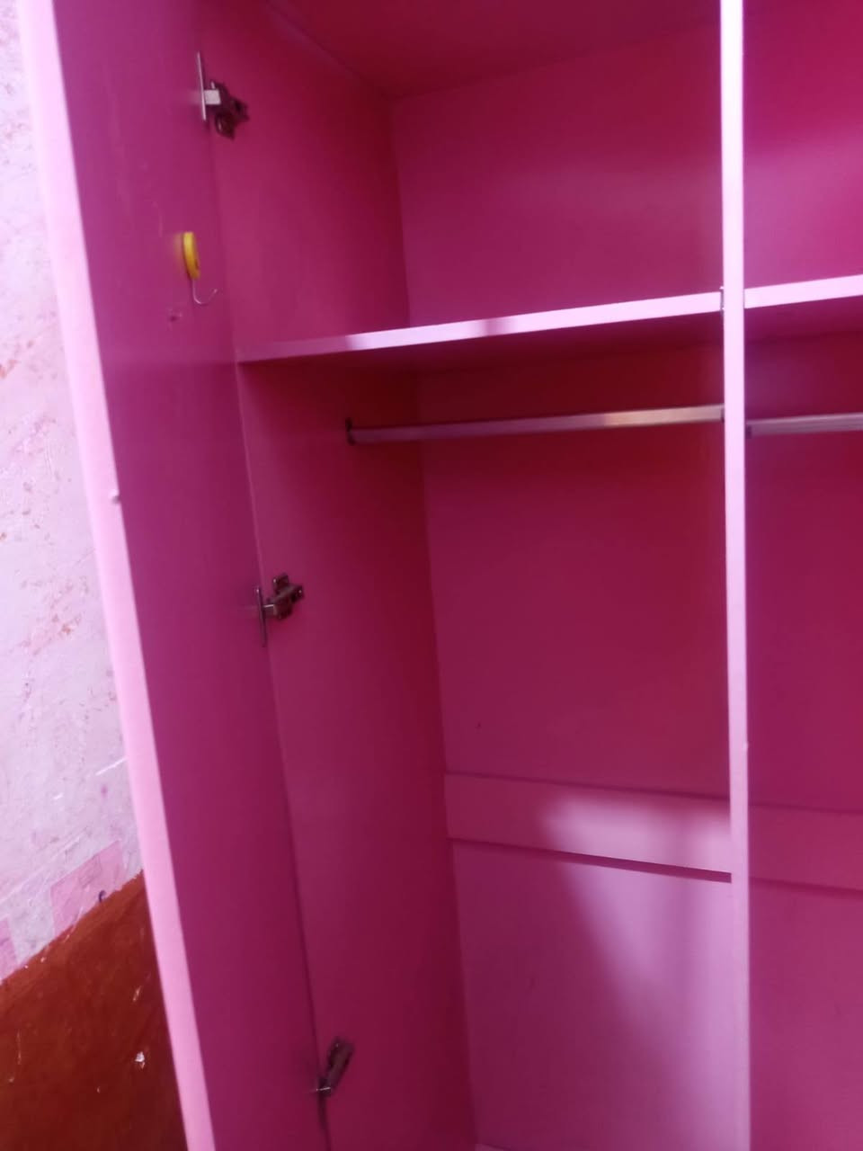 كانتور للبيع السعر 60 وبيها مجال مكان الديونية رقم الهاتف ***********
