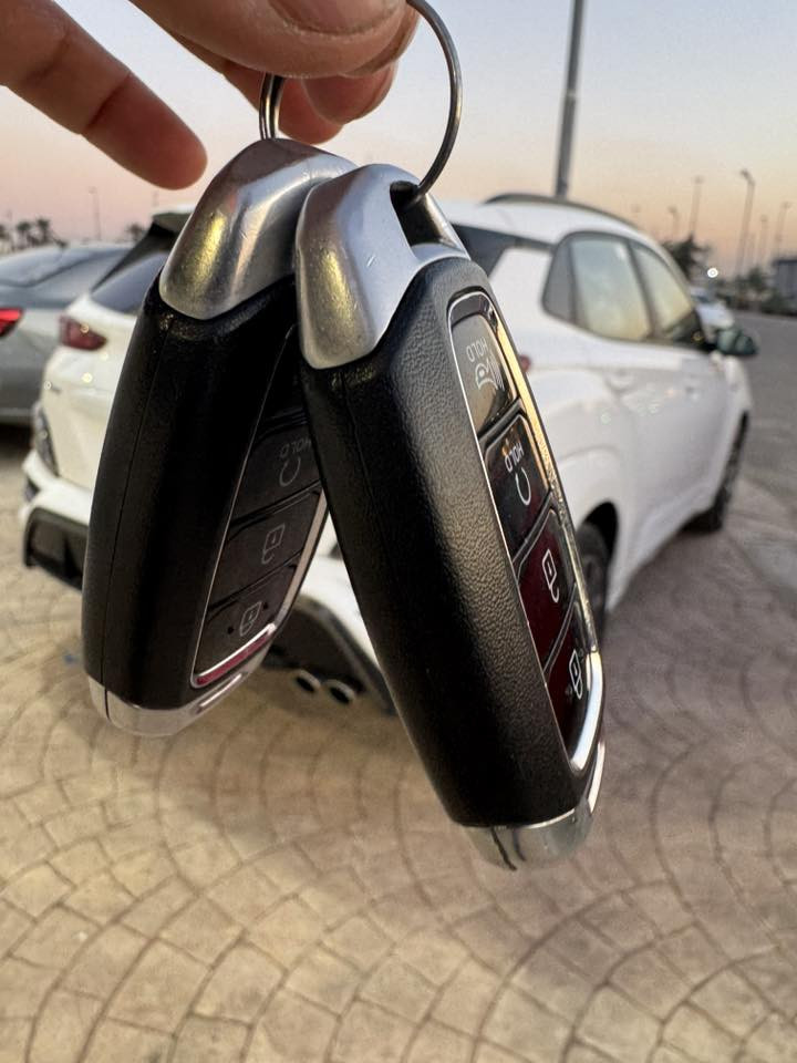 سلام عليكم  
للبيع او امراوس حسب القناعه 

كونا من العيار الثقيل الفريده بمحركها 1600 تيربو   🚀  السياره N LINE 

لونها ابيض المميز   

فول مواصفات  عدى الفتحه موديل 2022 
حادث ضرر بابين خفيف جدا 
بدون ايرباك كلها سليمه 

و قطعتين بخ امريكا 

 

مواصفات 
بصمة ترحيب + تشغيل 
تشغيل عن بعد 

كأمره  دواره 
شاشه من الحجم الكبير 
شفتات سرعه 
انضمة قياده سبورت م  بانوع متعدده
سستم سماعات 🔊  
 سبايدرات على جميع جهات السياره nlian
اشاير بالمري 
كشافات 
لد امامي وخلفي 
كشنات حضن + كنتاره  مختم N 

تدفئة كشنات 

ويل كم اسود كروم 
 
مكابح مختمه n 
رادارات جانبيه واماميه 
محدد مسار
قياده ذاتيه 

 
  

  
السعر. 160 ورقه 
 
للاستفسار واتساب او اتصال
***********

***********
