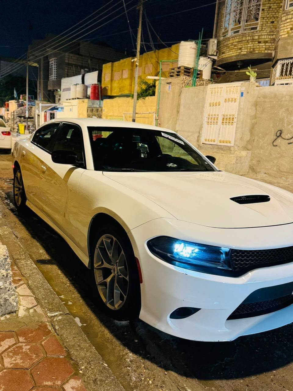 چارجر موديل 2023 وارد أمريكي 
ضررها جاملغ الأمامي صفحه السايق 
وراجع بارد يعني مو تبديل اي ضرر مابيها بعد
سياره فول مواصفاه ماعدا الفتحه مابيها 
سياره ماشيه 70 كيلو متر 
شاشه الچبيره
كشنات قماش
مرقمه ترقيم بصره  
سياره حلوه ونضيفه لا مشتغله على خط ولا شيء مالت بيت 
سعرها 270 $ وبيها مجال للشراي يجي ويدلل
وهاذ رقمي الاستفسار ***********
