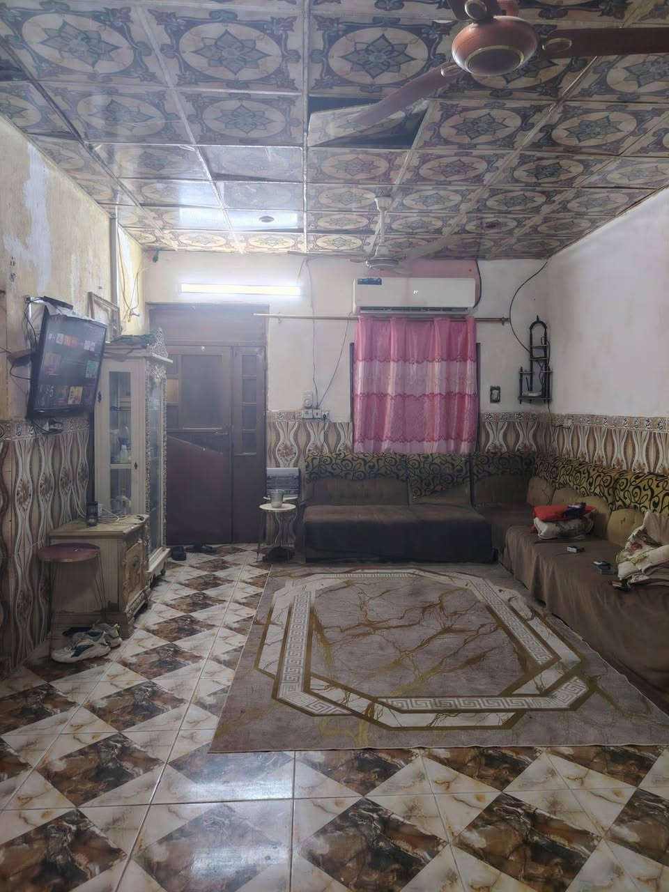سلام وعليكم متوفر بيت للبيع
متكون من 3 غرف وديوانيه وحمامات 2 داخلي وخارجي ومطبخ مساحه 200 متر مربع طابو زراعي بيت فرعي العنوان بصره تنومه شارع مدرسه 14 تموز سعر 60 وبي مجال للاستفسار ***********
