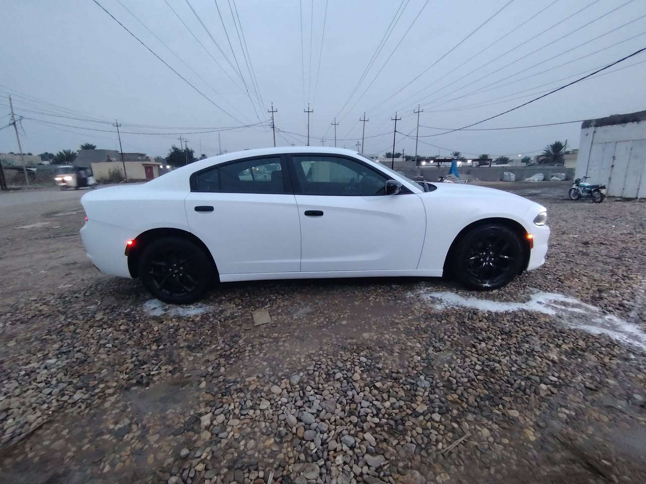 السلام عليكم جارجر مديل 2015 السيارة كفاله عامه حته من الشخط رقم سليمانيه هزه أرقام جدد و بسمي السياره جديده عله وضع الشركه ما تصرف عليها الف ماشيه 150 السيارة كندي عداد 260 ما مشتغله خط تخم تاير ويل جديد قبل سبوع شادهن السيارة شرطة التحويل مكاني واسط النعمانيه السعر الاتصال على الرقم ***********
