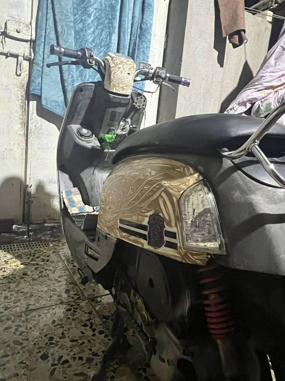 يا الله سلام عليكم شباب دراجه ماكس بوليس مال رمبه صارلها6اشهر من نازله كلشي ما ناقصها فقط هورن و المكينه ماشاءالله خير من الله يعني يجعز السان عنها تاخذه راسك بارد العنوان بغداد.بغداد الزعفرانيه أربع شوارع رقم الهاتف ***********
