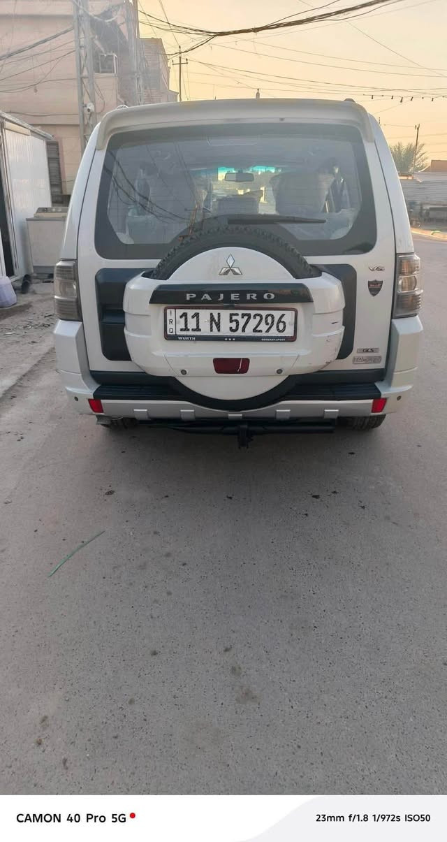 السلام عليكم للبيع باجيرو حبتور فول مواصفات موديل ٢٠١٠ السياره جديده كل نقص مابيهه ماشيه ١١٣ ع إيد وحده رقم بغداد الجديد ب اسمي تحويل ثاني يوم مكان السياره بغداد الدوره شارع ٦٠ 
السعر المطلوب ١٣٠ قفل 🔐 غير قابل لتفاوض السونار مرفق ويه المنشور 
***********

