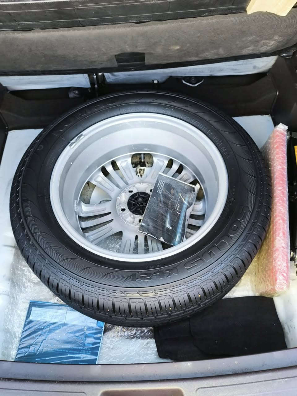 توسان ٢٠١٤ فول مواصفات بانوراما لد خلفي امامي كفالة عامة شاشة كبيرة كاميرا خلفية خليجية باسمنة رقم جديد سنوية ل٢٠٢٩ رقم كربلاء  السعر ١٦٠ للاتصال ***********
