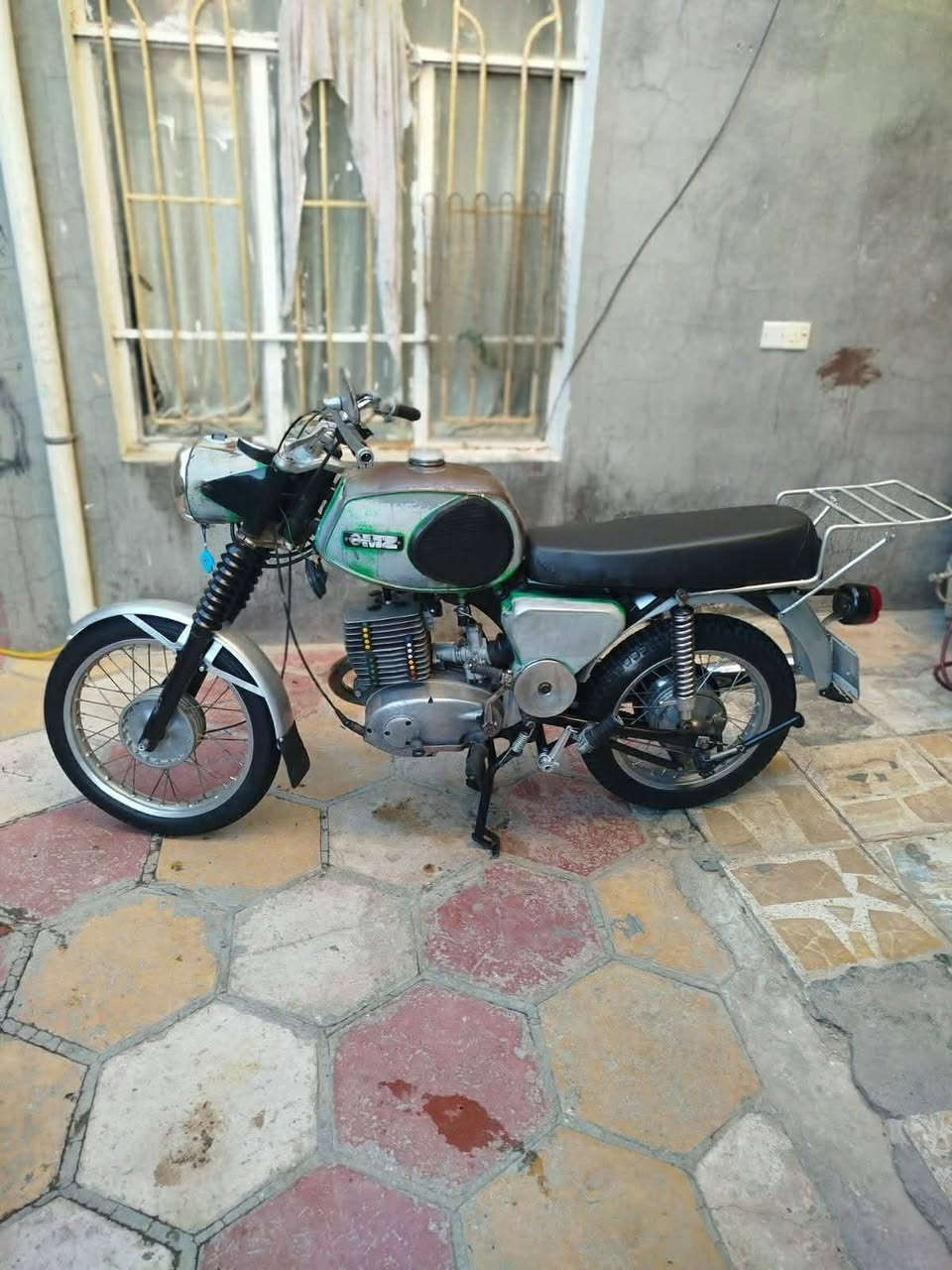 السلام عليكم من رخصه مدير الكروب مطور للبيع 81 مطور خير من الله تعمير جديد رقم وسنويه بدون راعي سايس ٢ مكان نجف***********
