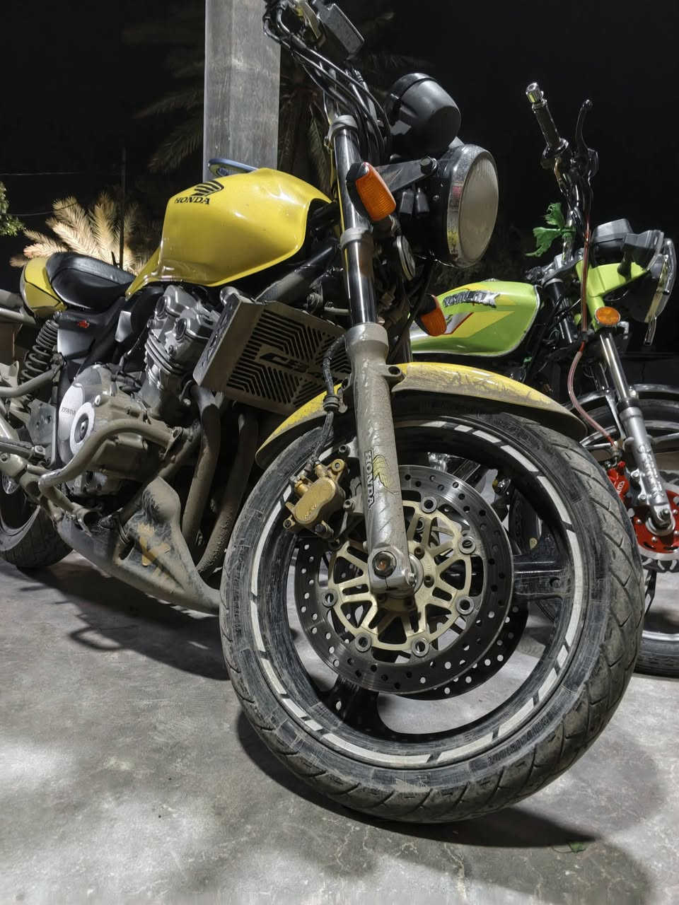 سلام عليكم سيبي 400 نوزل موديل 10 دراجه كفاله عامه من تاير لتاير برمجه طلقات بك فاير عليهه كامله سعر قفل 20 
‏‪***********‬‏ مكان دراجه واسط مو شراي لا تعبني
