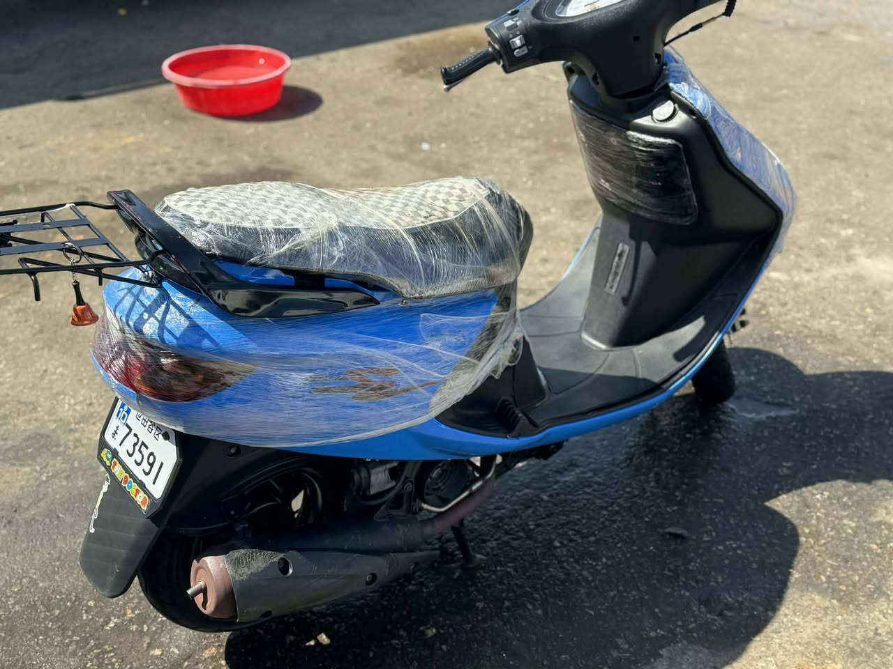 السلام عليكم دراجه فراشه فحل ماكينه جديده شرط ما مفتوحه لا يزنون عالي ناصي دراجه حلوهه بالعافيه علي اخذها عنواني نجف رقم الهاتف📞***********
