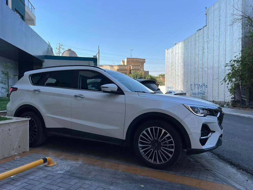 السلام عليكم سيارة للبيع .....
جيتور X70  موديل 2064 لون ابيض ماشية 17 الف كيلو رقم اربيل بأسمي 

مواصفاته ..

1 :_ كامرات امامي + خلفي 

2:_ رادار امامي + خلفي 

3:_ حساسات امامي + خلفي 

4:_ وضعية قيادة ايكو + سبورت

5:_ فتحة سقف 

6:_اوتو هولد 

7:_ لايتات LED + كشافات LED 

8:_ بك لايت LED 

9:_ وضعية نزول المنحدرات 

10:_ وضعية صعود المرتفعات 

11:_ شاشة كبيرة نظام كار بلي 

12:_ كشنات كهرباء 

13:_ صندوك كهرباء 

14:_ تشغيل بصمة + نظام ترحيب 

15:_ محرك 1500 تيربو 

16:_ 7 راكب 

وبعد بيه مواصفات هواي السيارة مكانه ميسان السعر 24 واي استفسار الاتصال بالرقم ***********
