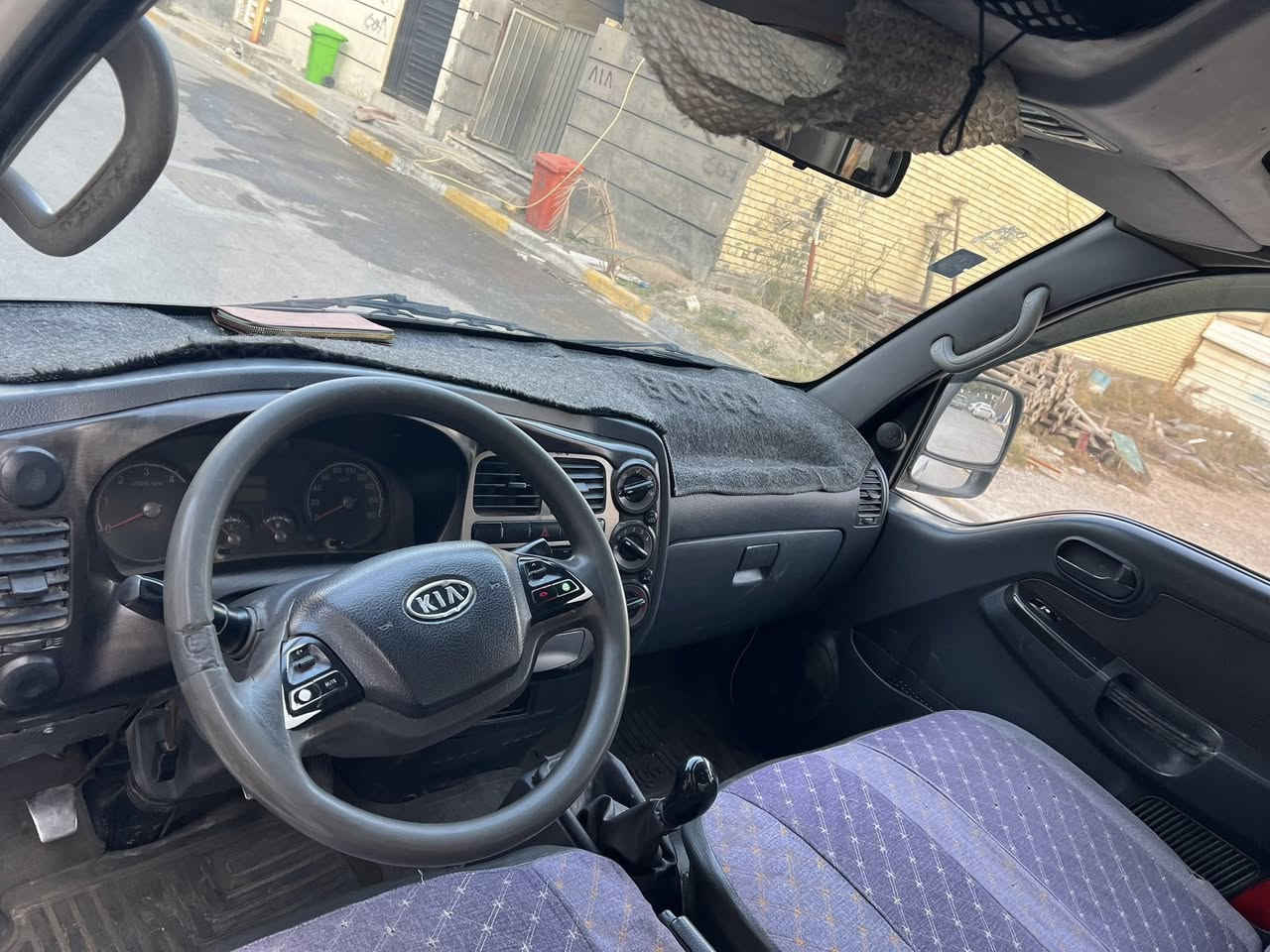 سلام عليكم كيا 2013 سياره كلشي ما ناقصه تخم تاير اماميفقط سياره حلوه وخير من الله سعر 105 رقم مميز امبار سنويه جديده ورقم جديد ***********
