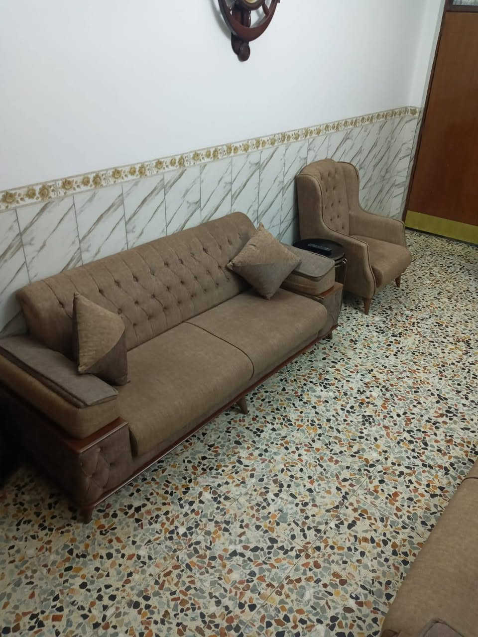 تخم اخو الجديد مامستعمل قليل كلش سعرا 600 الف *********** بي واتساب
