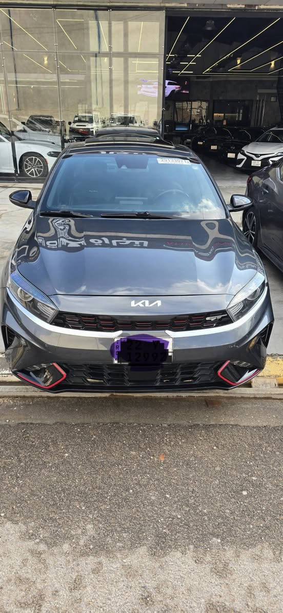 فورتي GT
فول ١/١
2000. دوش
ماشيه ٤٨ بيها قطعتين ضرر ومبديلين اصلي وبيها اربع قطع سرقه بس كلو مبدل اصلي يعني مابيها قطره صبغ معارض او بيع 
السعر ١٤٨ مكانها الموصل ***********
