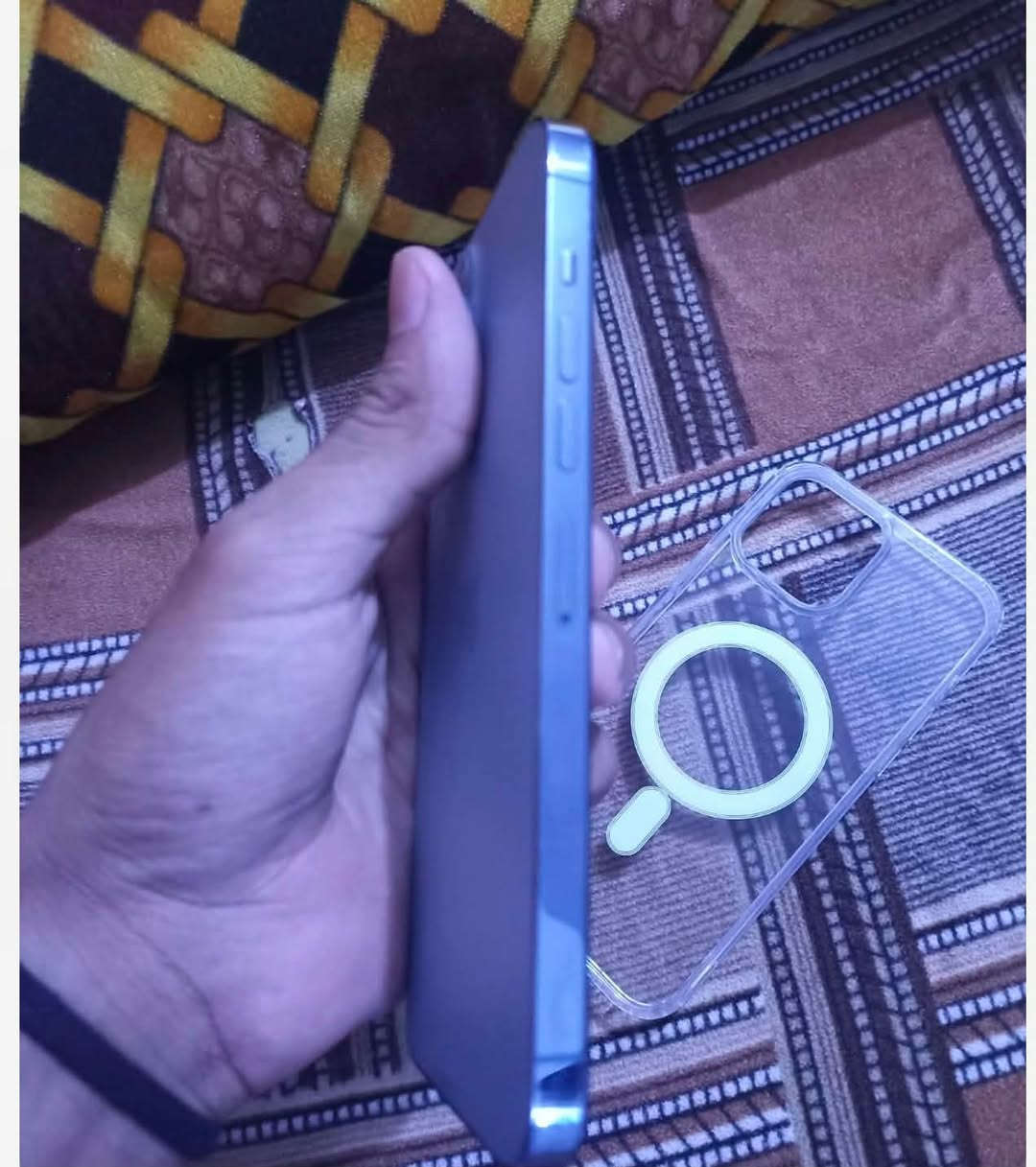 سلام عليكم بيع مستعجل  آيفون ١٣برو ماكس عربي شرق اوسط ذاكره ٢٥٦ مبدل فقط شاشه ومن تستخدمه هواي يطلع خط بشاشه تعلي لاضائه يروح بطاريه ٧٧ فول بشحن لكامره لبورتريه بيه وصخ شويه يحتاج تنضيف بقيه لكاميرات كلهن شغالات واضحات دمعه جهاز عبالك مرايه شخط واحد مابيه تجي ذا تشوف بي شخط واحد تاخذه بلاش مكاني كنعان أو بعقوبه للتصال *********** وبي واتساب سعر 350وبي مجال لشراي
