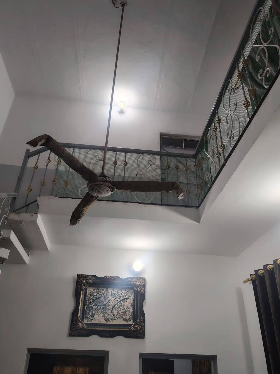 بيت للبيع طابو صرف بلماجديه
نزلت جسر ناضم المشرح 

مقابيل المستشفئ التركي ثالث فرع ع كورنيش المقابل مستشفئ التركي

مساحه 145 طابقين بناء 2010 ومترمم جديد البيت مرتب تعال وكعد ماعوزه نقص حشاكم من النقص 

البيت عكاده. طابق الجوه غرفتين + صاله عدد 2 + مناور 2 مطبخ دوانيه مرتبه. القاط الثاني غرفه جبيره ع كد الغرفتين الاخيرات. الوجه غرفه جبيره + مطبخ + صاله + صحيات

راعي البيت

***********
