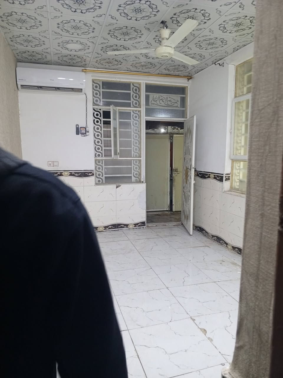 للإيجار  دار[  100م  ] طابقين على الشريط  
الموقع // النجف حي ميسان 

المحتويات 

الطابق الاول 

غرفة + صاله + استقبال + مطبخ + صحيات 

الطابق. __ الثاني 

غرفة نوم + صاله + سطح

إيجاره [ 350 الف ] كل شهر بشهره

للاستفسار
***********
