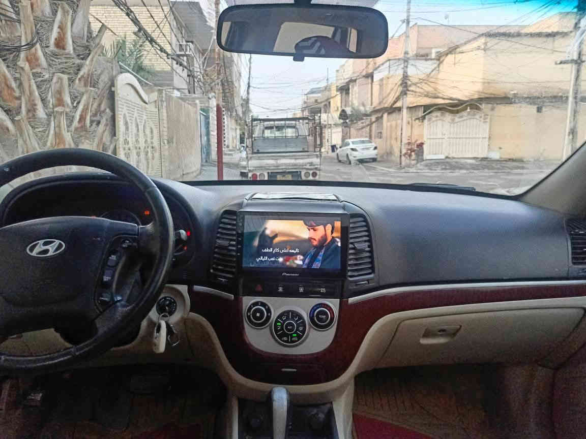 للبيع هونداي سنتافي 2009 ((ادوات ادوات❗))
وارد خليجي مكفوله من الكص والضربه 
السيارة داخله سياحه 
فول موصفات 
فتحت سقف 
تبريد 3 قطع 
سبعه راكب 
داخل بيجي 
4x4 فور ويل 
سته سلندر  بانزين 
السعر 53 
لاستفسار ***********
