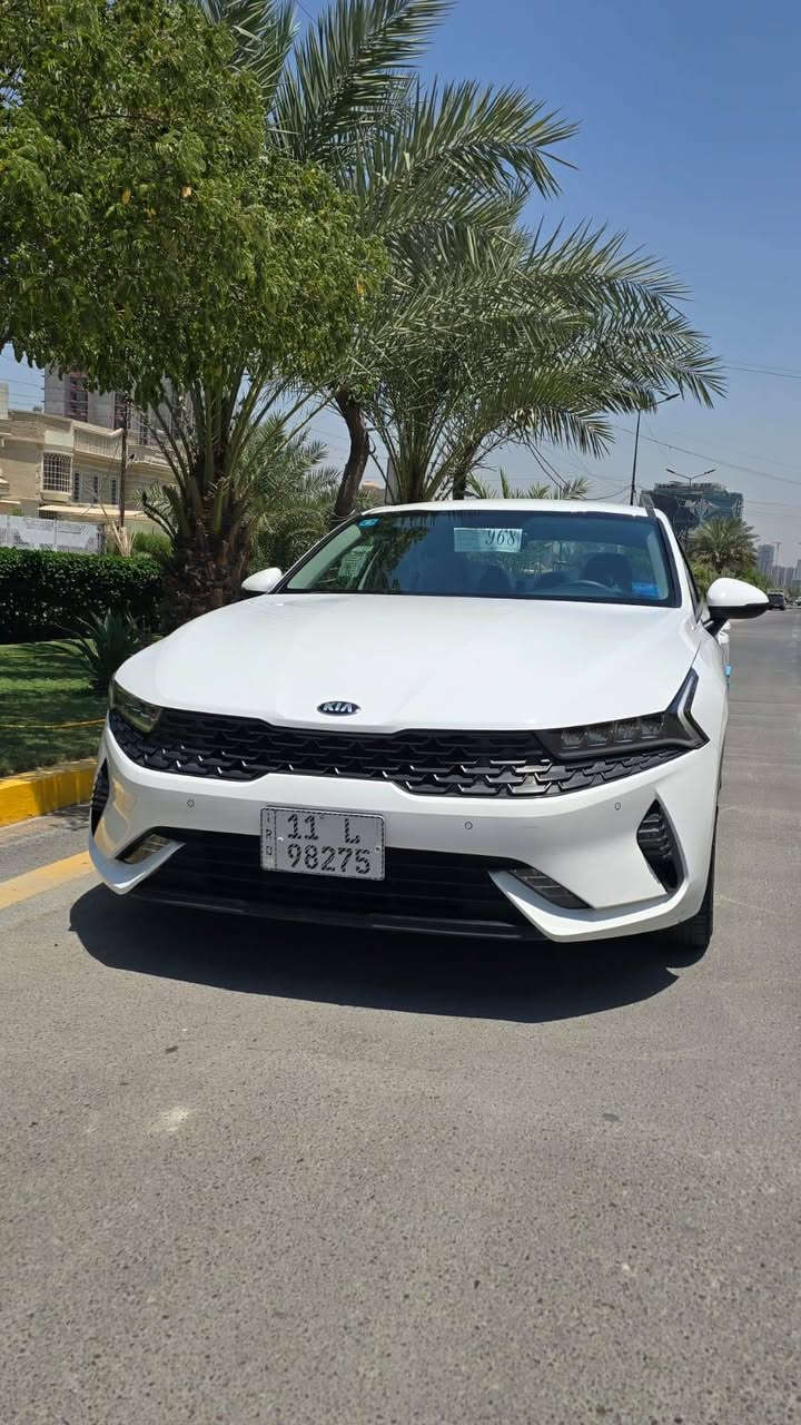 كي فايف خليجي ٢٠٢١
محرك ٢٠٠٠ دوش
ماشيه ٧٩ الف
السياره نظيفه وجاهزه من كلشي فقط بارد بسيط ومايبين 
السعر ١٧٥
***********
