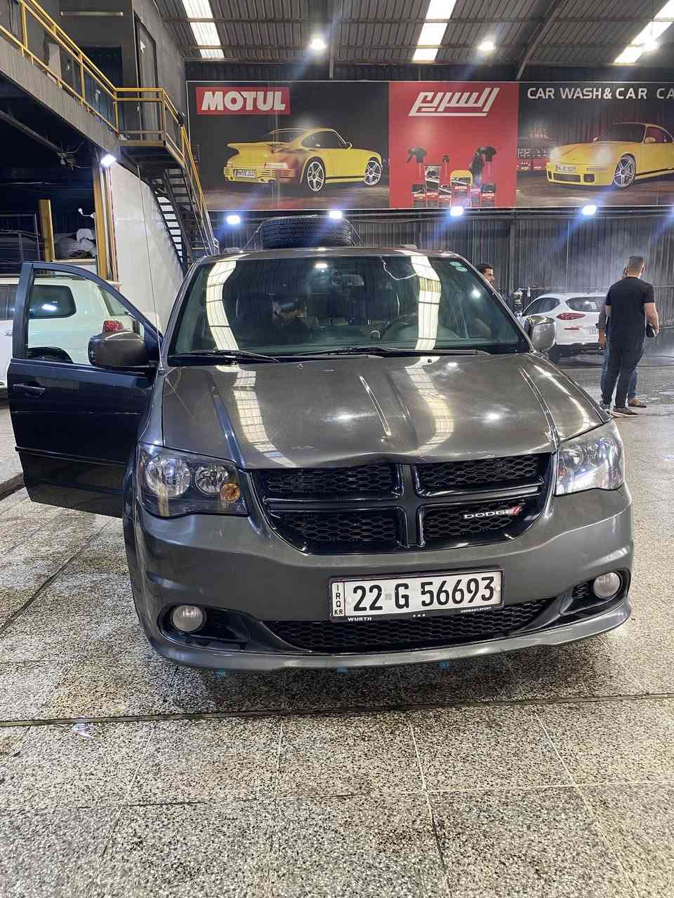 دوج كرفان للبيع 🫶🏻 ✈️🇺🇸
موديل 2017
اللون نفطي 
ماشيه 138 الف وقابل للزياده
________________________________

مواصفات se
كامرة 📷
فرس وسطي
شاشه اندرويد 🖥️
جام 6 كهرباء
تبريد 3 قطع ❄️
كشنات سياحي منفصل + بلع
بيها دوشمه جلد
الارضيات تغليف جلد
________________________________

حادث السياره موضوح بالصور 
قطعتين صبغ (جاملغ الخلفي و جاملغ امامي) + باب سلايد تبديل
_________________________________

السياره عليها ادامه  صدر امامي + خلفي
_________________________________
📍 بغداد 
الكاظميه & القاهرة
 📞 *********** 
السعر المطلوب 150 وبيها مجال بسيط
