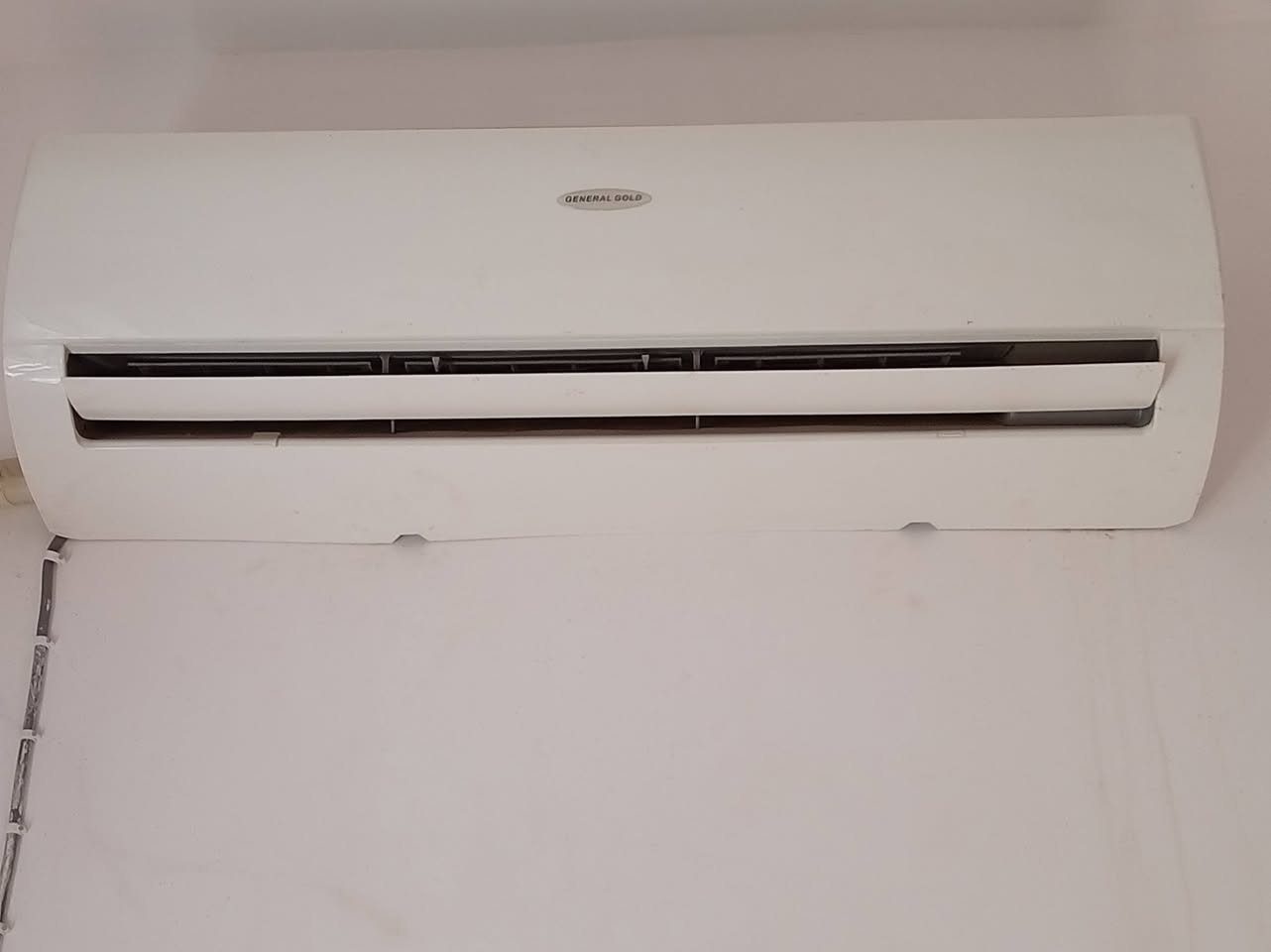 سبلت طن نص شرط شغال فحص اريد 275,000 دينار رقم الهاتف ***********
