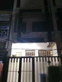 يتوفر لدا مكتبنا مشتمل الايجار المساحه 50م مدخلين طابقين بناء حديث يحت...