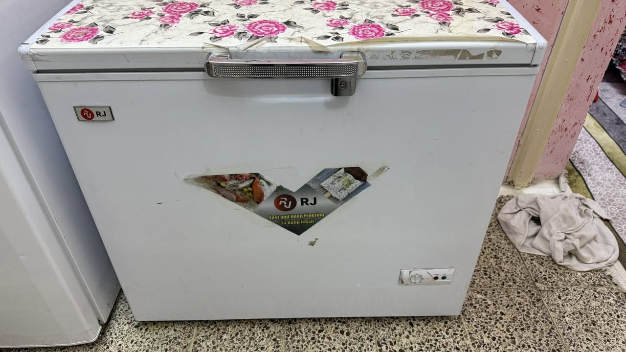 مجمده للبيع  نظيفه حيل ومامصلحه ابد  ب200 وبيها مجال  للشراي


**إذا كنت صاحب هذا الإعلان وتريد حذفه لأي سبب، رجاءا أرسل رسالة إلى الدعم الفني**