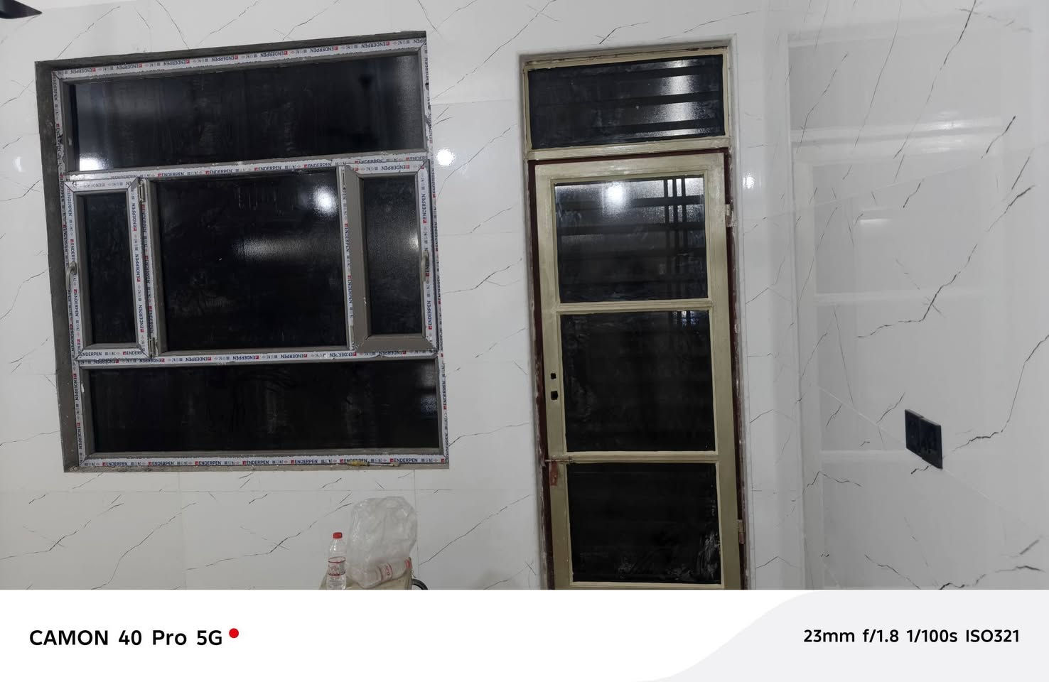 سيد حيدر للزجاج والمرايه يتوفر لدينه جميع انواع الزجاج والوجهات 10 ملم وعمل الالمنيوم وال ببسي  في النجف الاشرف وبانسب الاسعار الجمله الرقم الاول ***********
الرقم الثاني *********** «تم تنفيذ هاذه العمل بادارة سيد حسين وبايادي كوادره محترفه »
